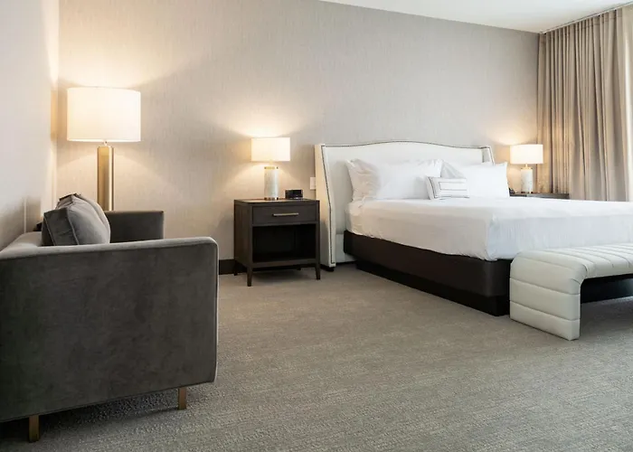 Springhill By Marriott Chinatown Hotel